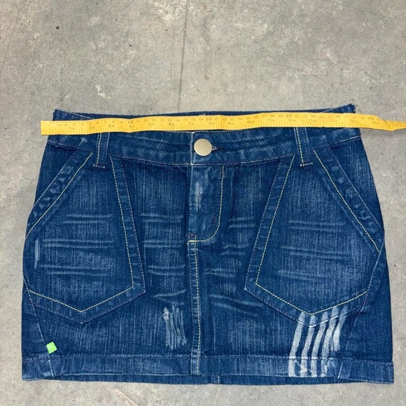 Y2K Miss Bella Distressed Paneled Mini Skirt - Picture 7 of 7